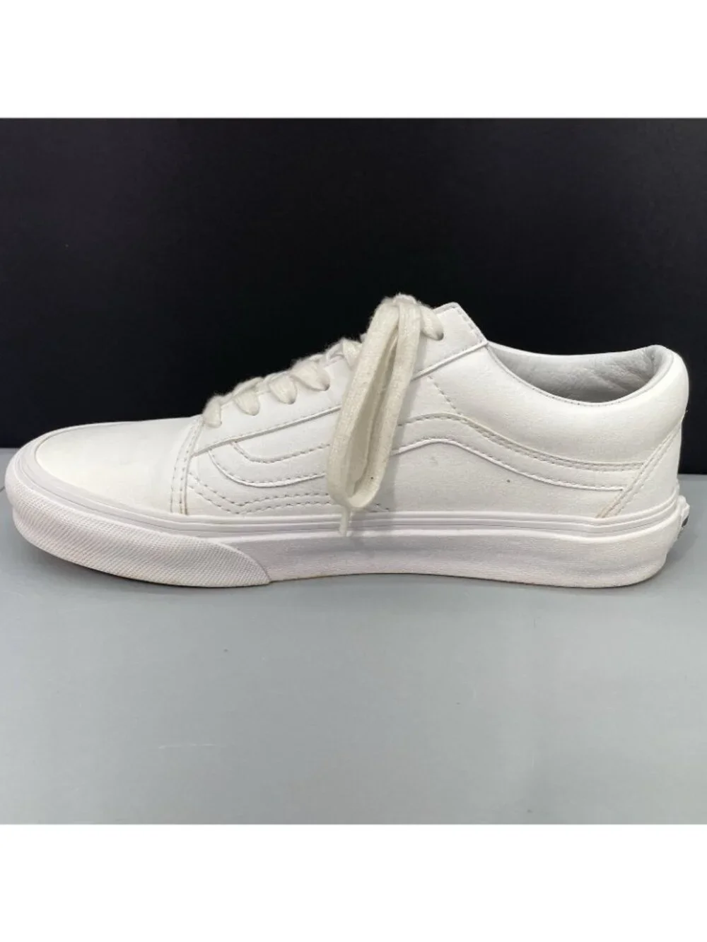 Vans Old Skool Sneakers Shoes Athletic Leather White Womens 7